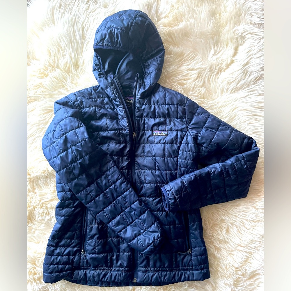 Patagonia Women’s Nano Puff Insulated Hoodie Size M Classic Navy
